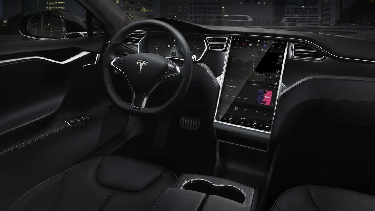 interior-tesla-model-s
