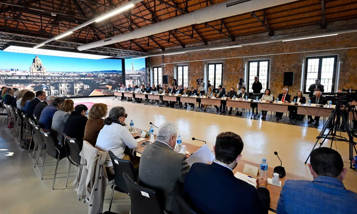 Imagen de archivo del Consejo Social de abril de 2025