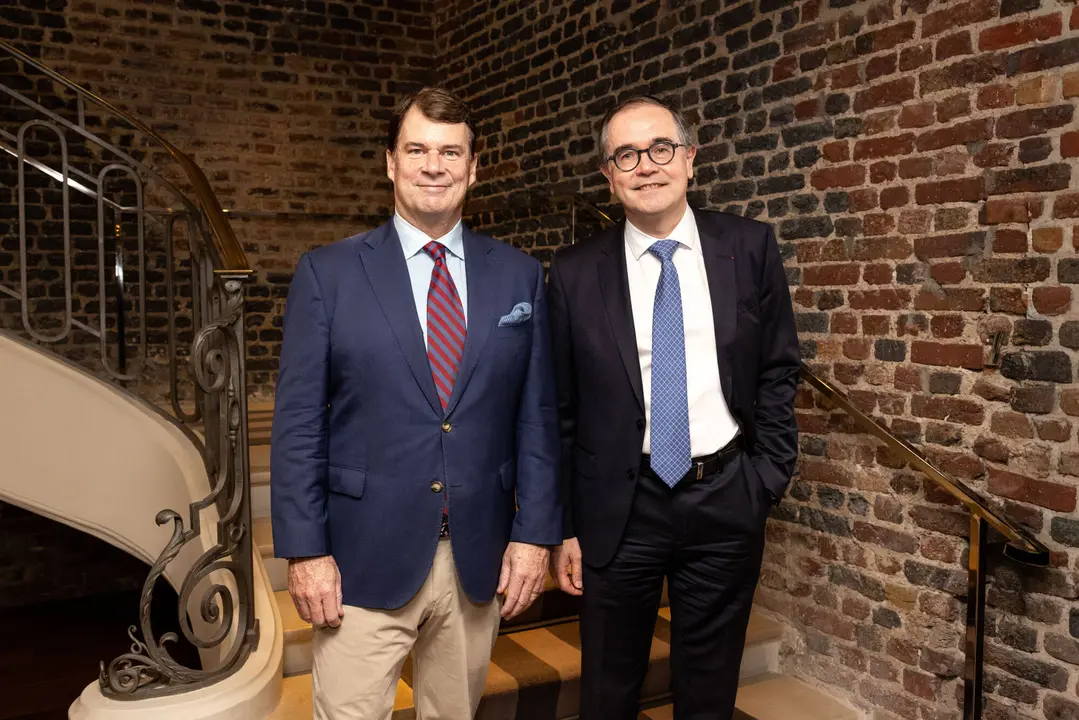 Jim Farley, Presidente y CEO, Ford Motor Company (i) y Fran&ccedil;ois Provost, CEO Renault Group