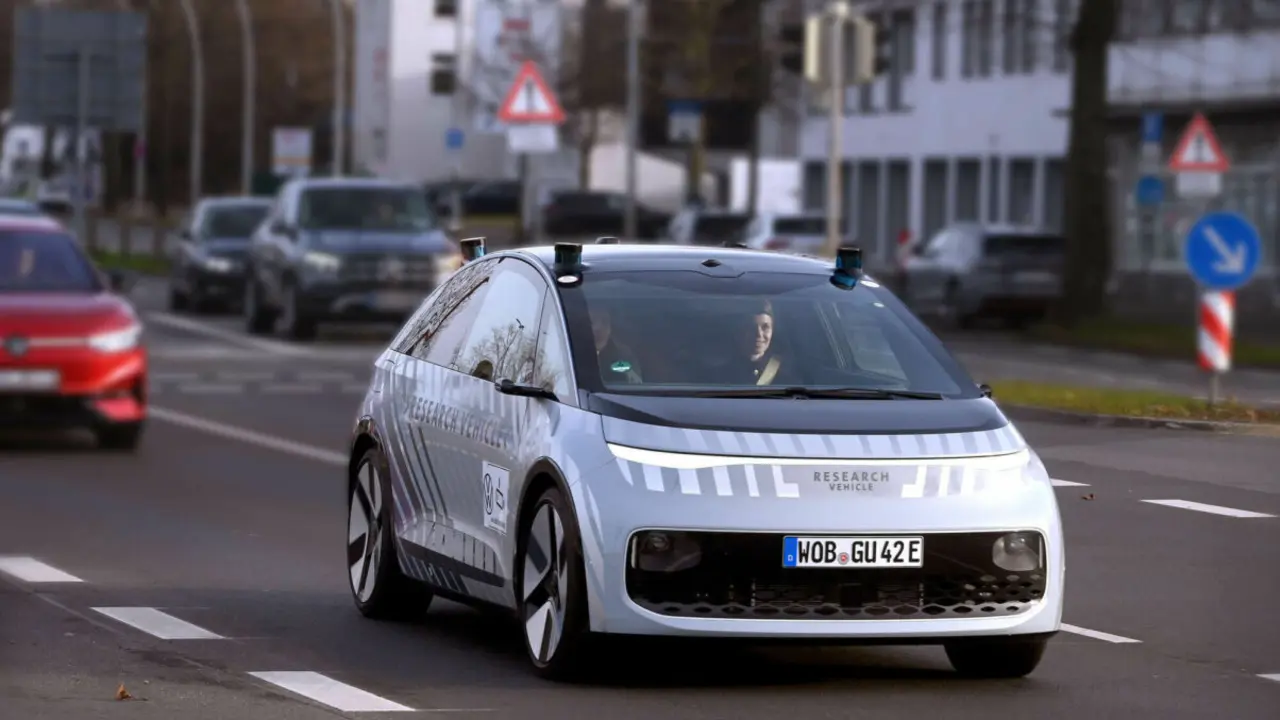 El Grupo Volkswagen inicia las pruebas de veh&iacute;culos aut&oacute;nomos con su Gen.Urban en Wolfsburg
