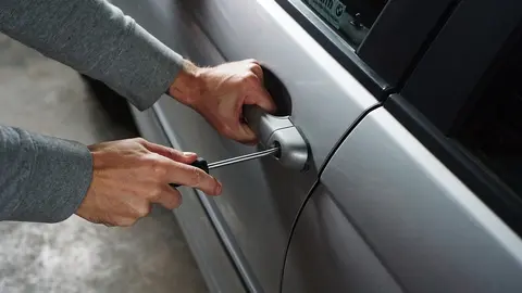 car-1590508_1280